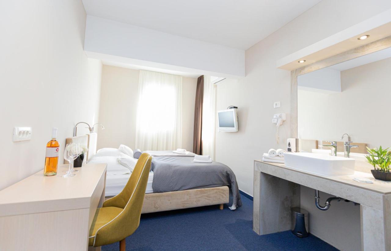 Hotel Bozikovina 3 Подстрана Екстер'єр фото