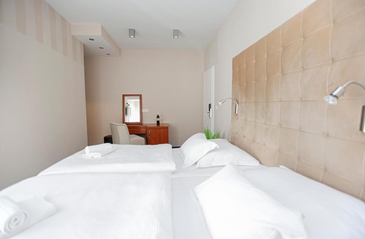 Hotel Bozikovina 3 Подстрана Екстер'єр фото