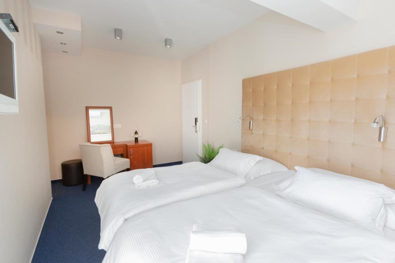Hotel Bozikovina 3 Подстрана Екстер'єр фото