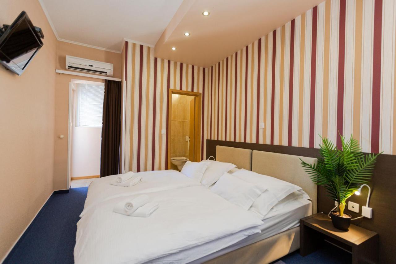 Hotel Bozikovina 3 Подстрана Екстер'єр фото